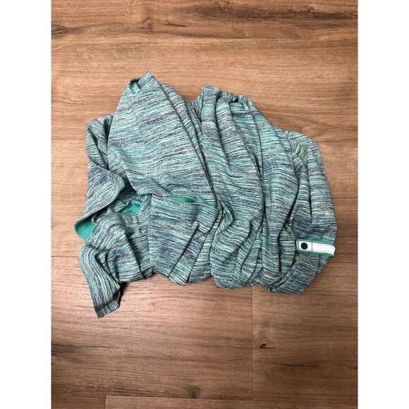 Lululemon Athletic Infinity Scarf - Picture 1 of 3